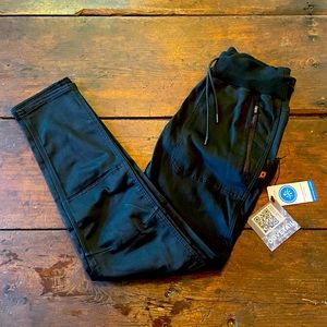 Christa DIY in Black Performance Modal 6/8, 31.